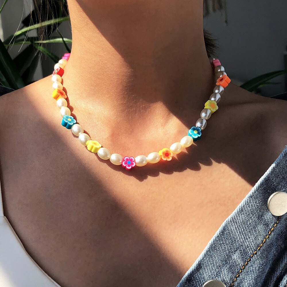 Flowers and Pearls Necklace